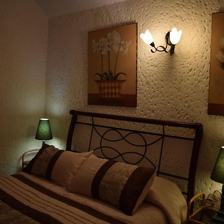 Apartamentos Horno Y Casa De Dulce Purullena Luaran gambar