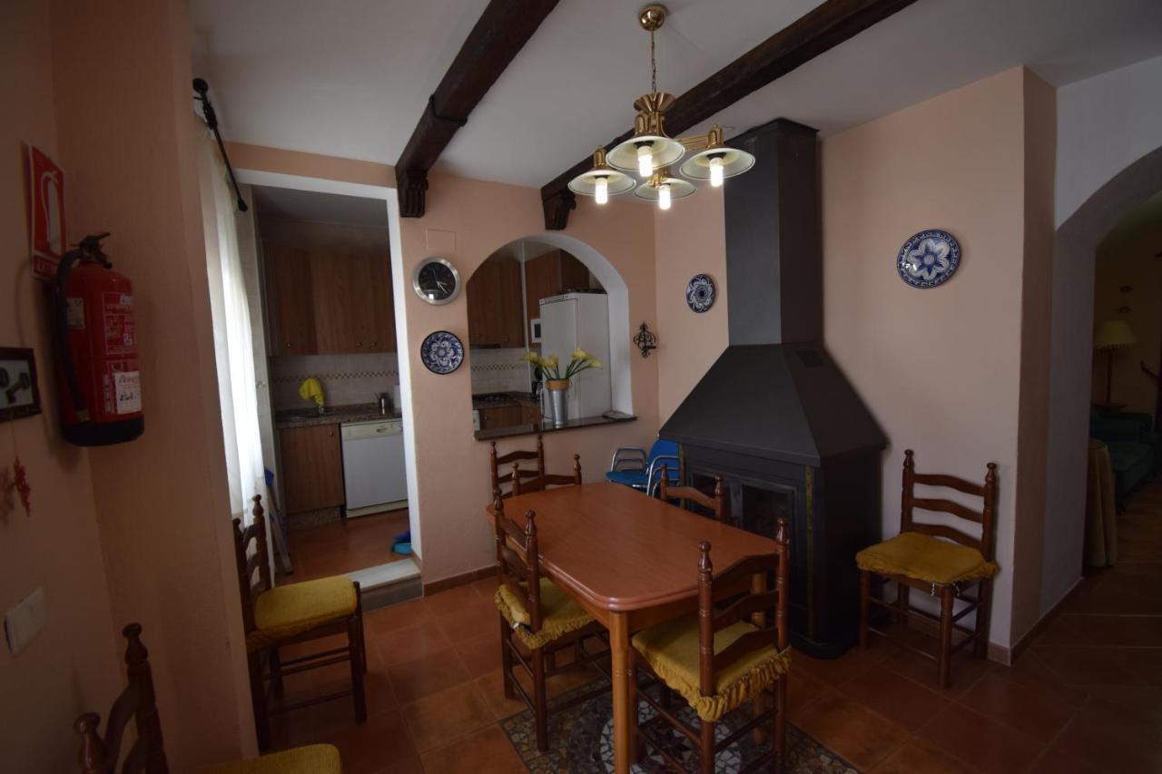 Apartamentos Horno Y Casa De Dulce Purullena Luaran gambar