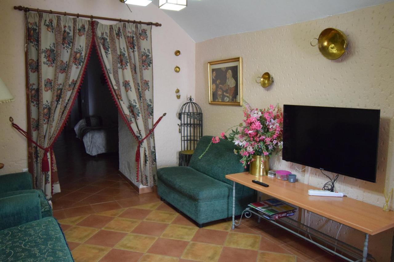 Apartamentos Horno Y Casa De Dulce Purullena Luaran gambar