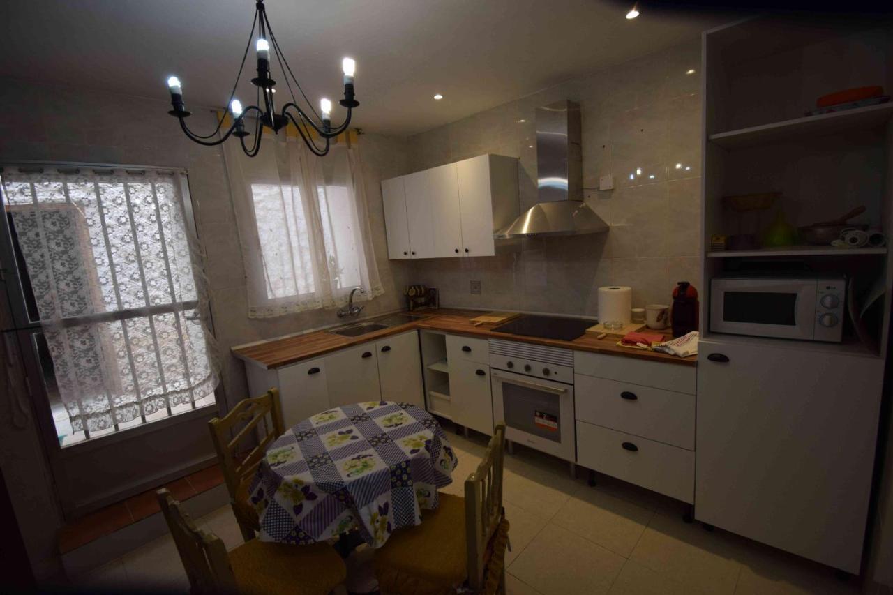 Apartamentos Horno Y Casa De Dulce Purullena Luaran gambar