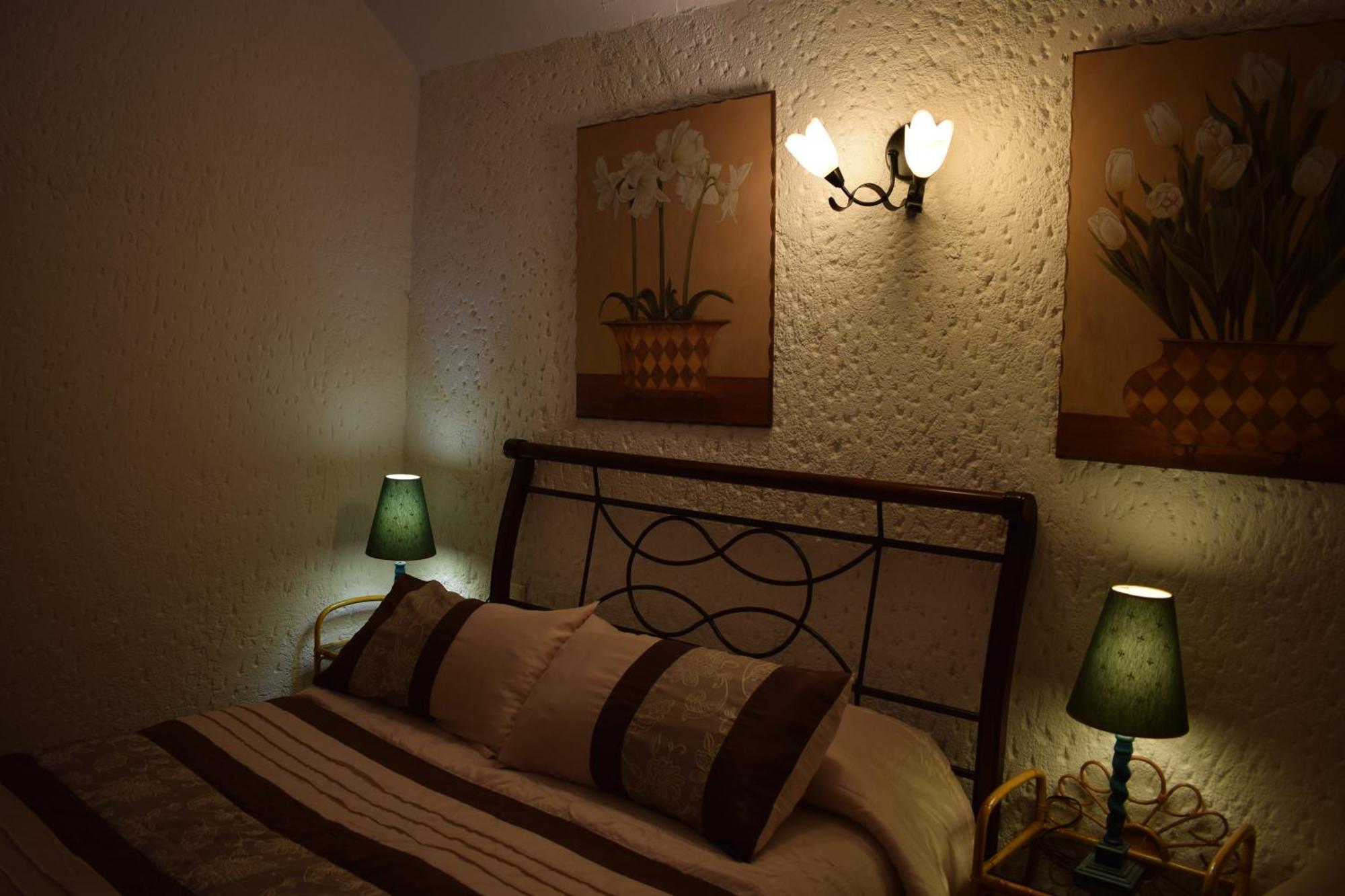 Apartamentos Horno Y Casa De Dulce Purullena Luaran gambar