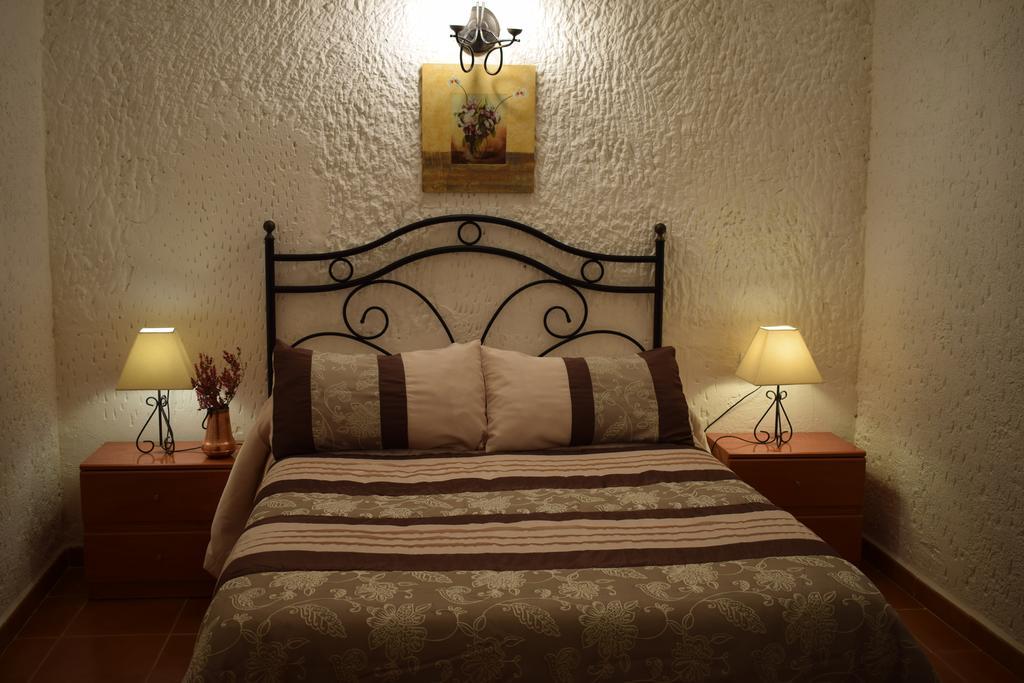 Apartamentos Horno Y Casa De Dulce Purullena Luaran gambar