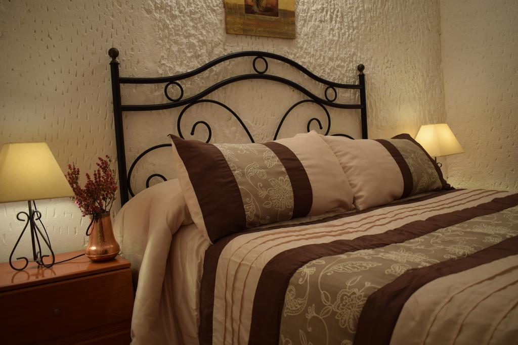 Apartamentos Horno Y Casa De Dulce Purullena Luaran gambar