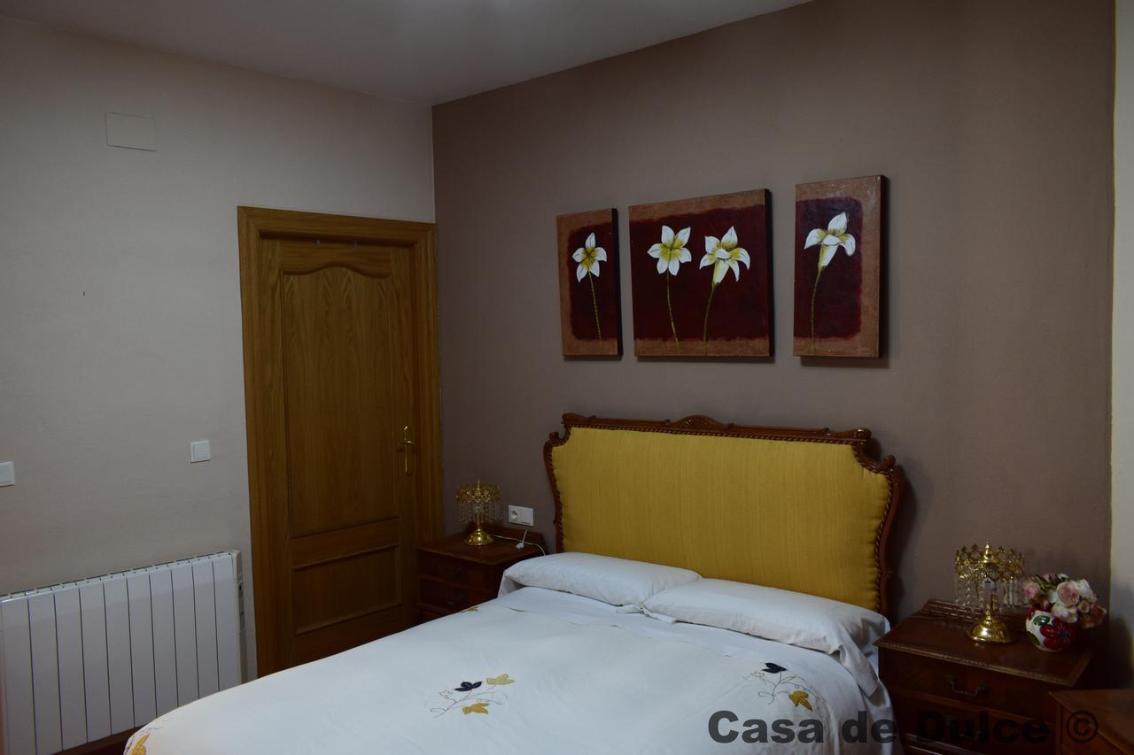 Apartamentos Horno Y Casa De Dulce Purullena Luaran gambar